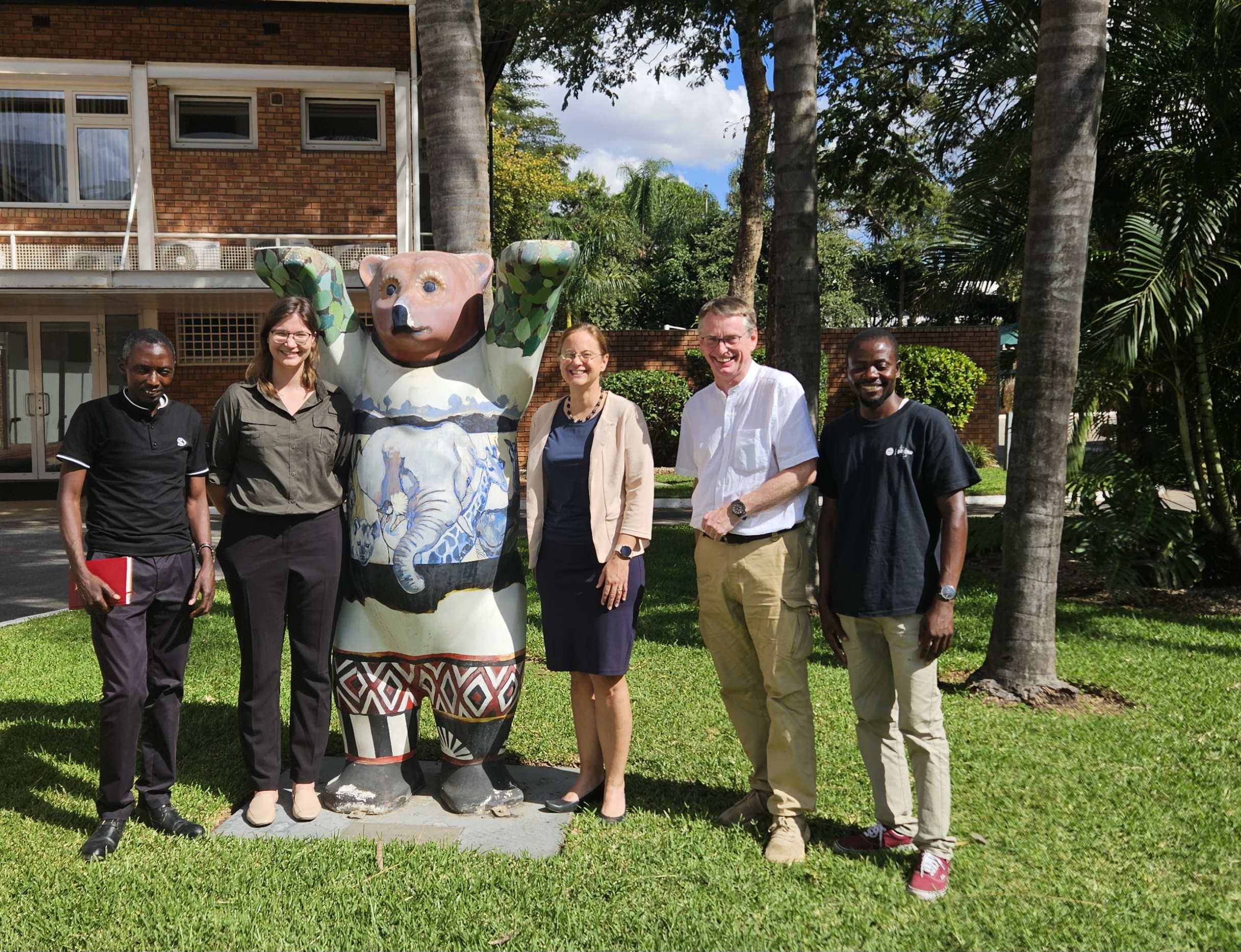 Mit der Botschafterin in Lusaka